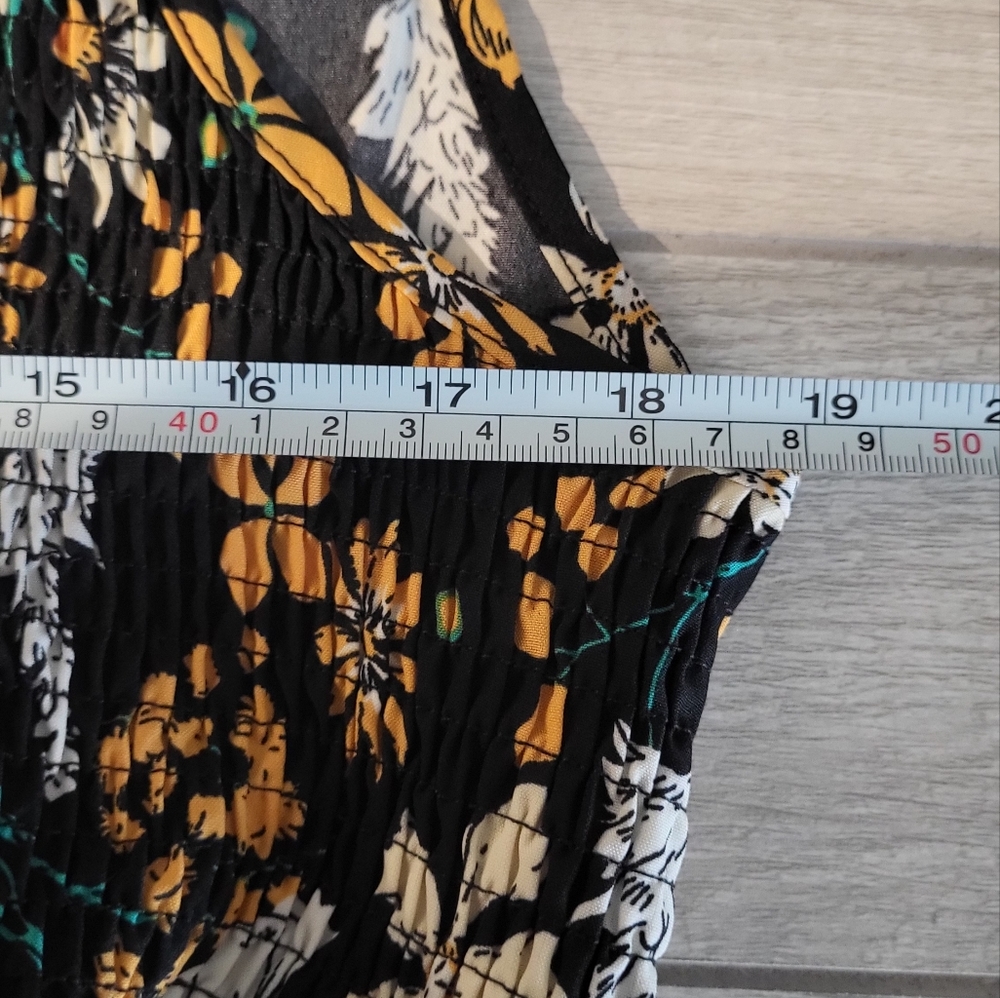 Floral Shirred Mock Neck Cut Out Pocket Ruffle Hem Dress - Picture 11 of 15